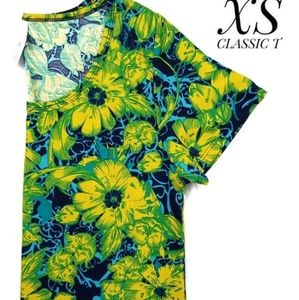 XS LULAROE CLASSIC T